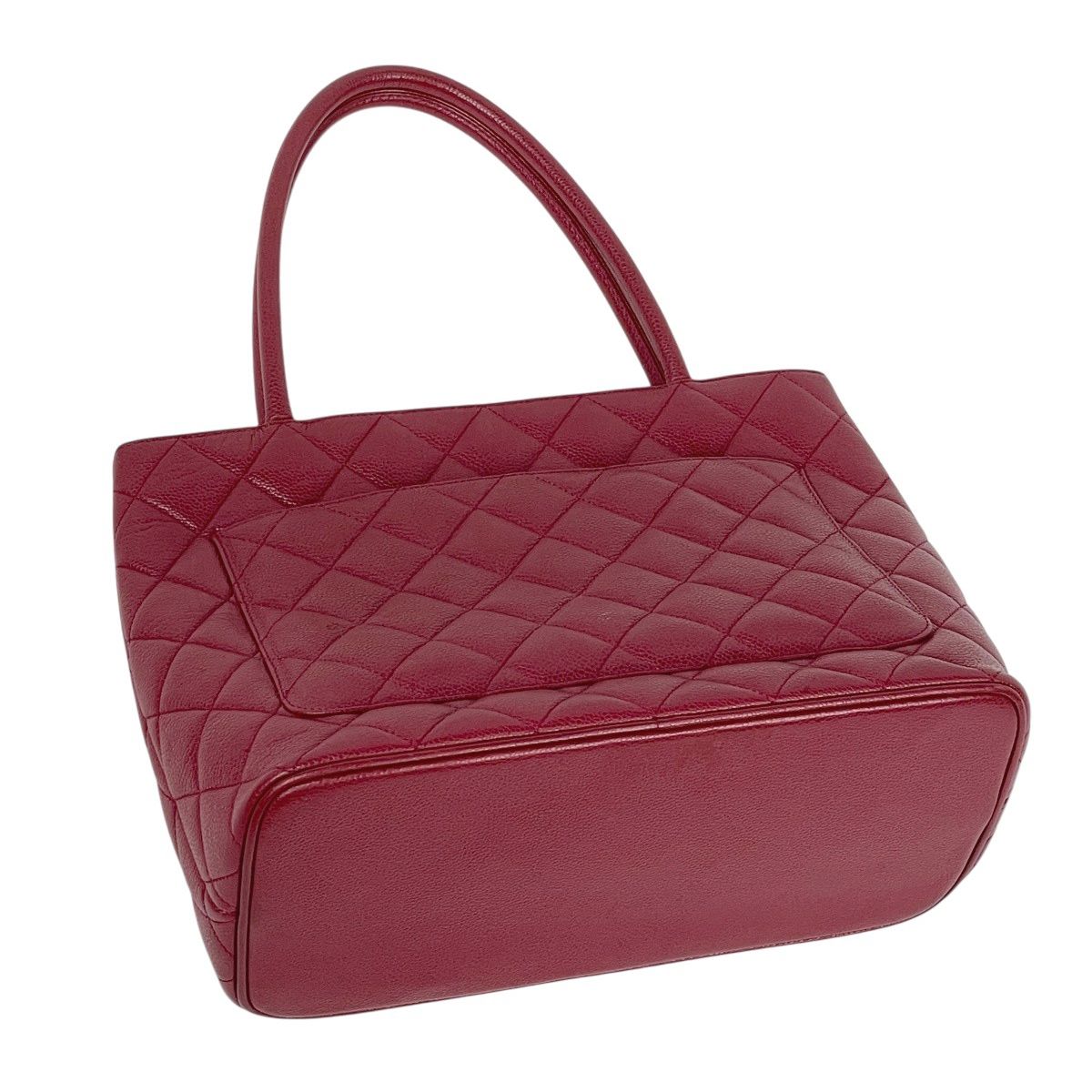 Chanel Medallion Tote Handbag CC Logo Caviar Leather Bordeaux — view 2