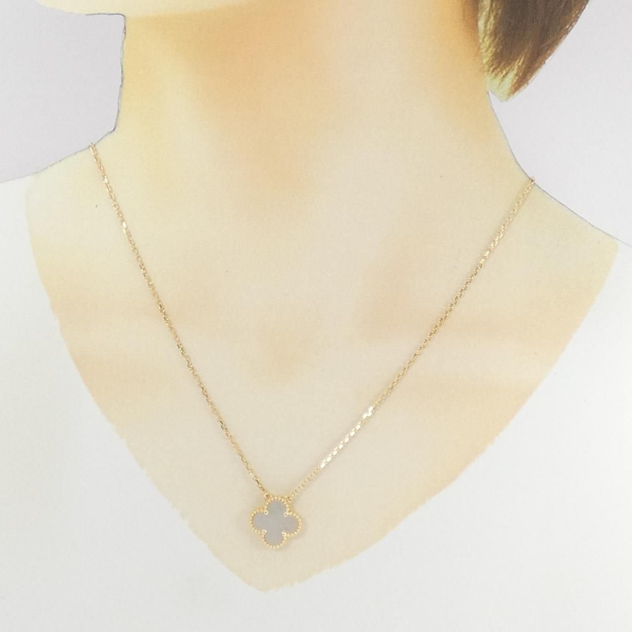 Van Cleef & Arpels Vintage Alhambra Necklace — view 5