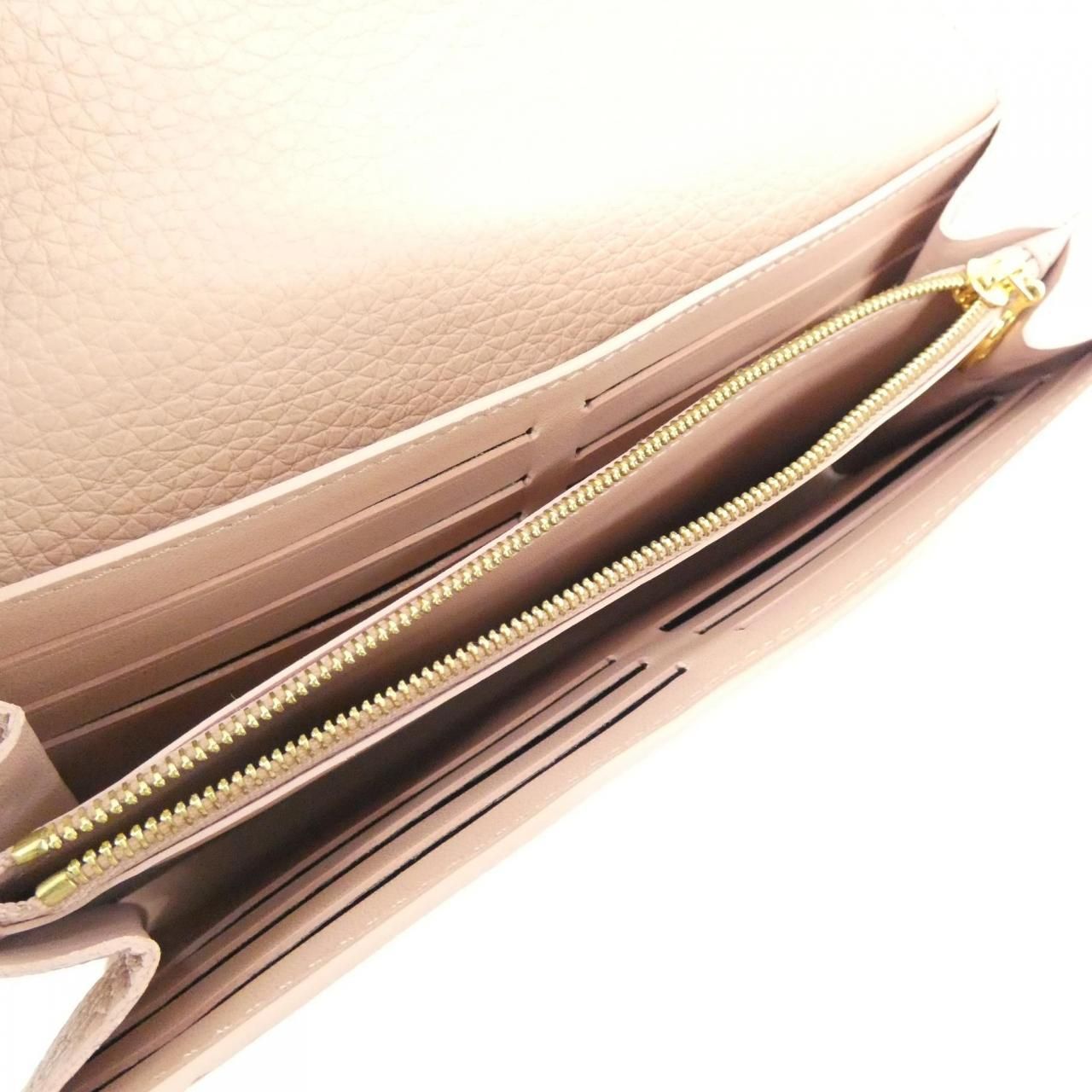 Louis Vuitton Portefeuille Capucines Wallet — view 8