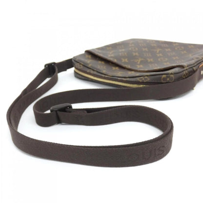 Louis Vuitton Monogram Trotteur Boble Shoulder Bag — view 4