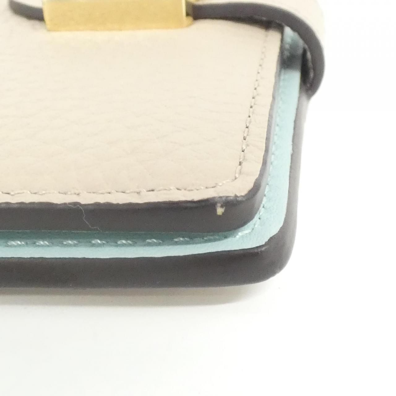 Louis Vuitton Taurillon LV Vertical Wallet Compact — view 3