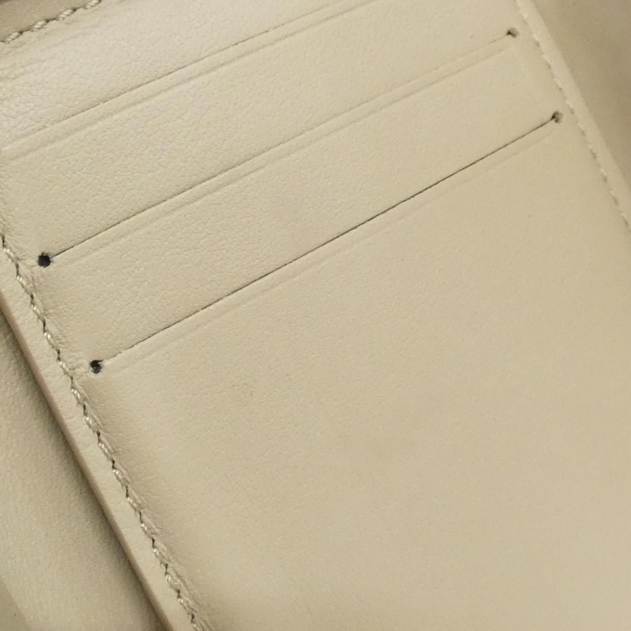 Louis Vuitton Mahina Portefeuille Victorine Wallet — view 5