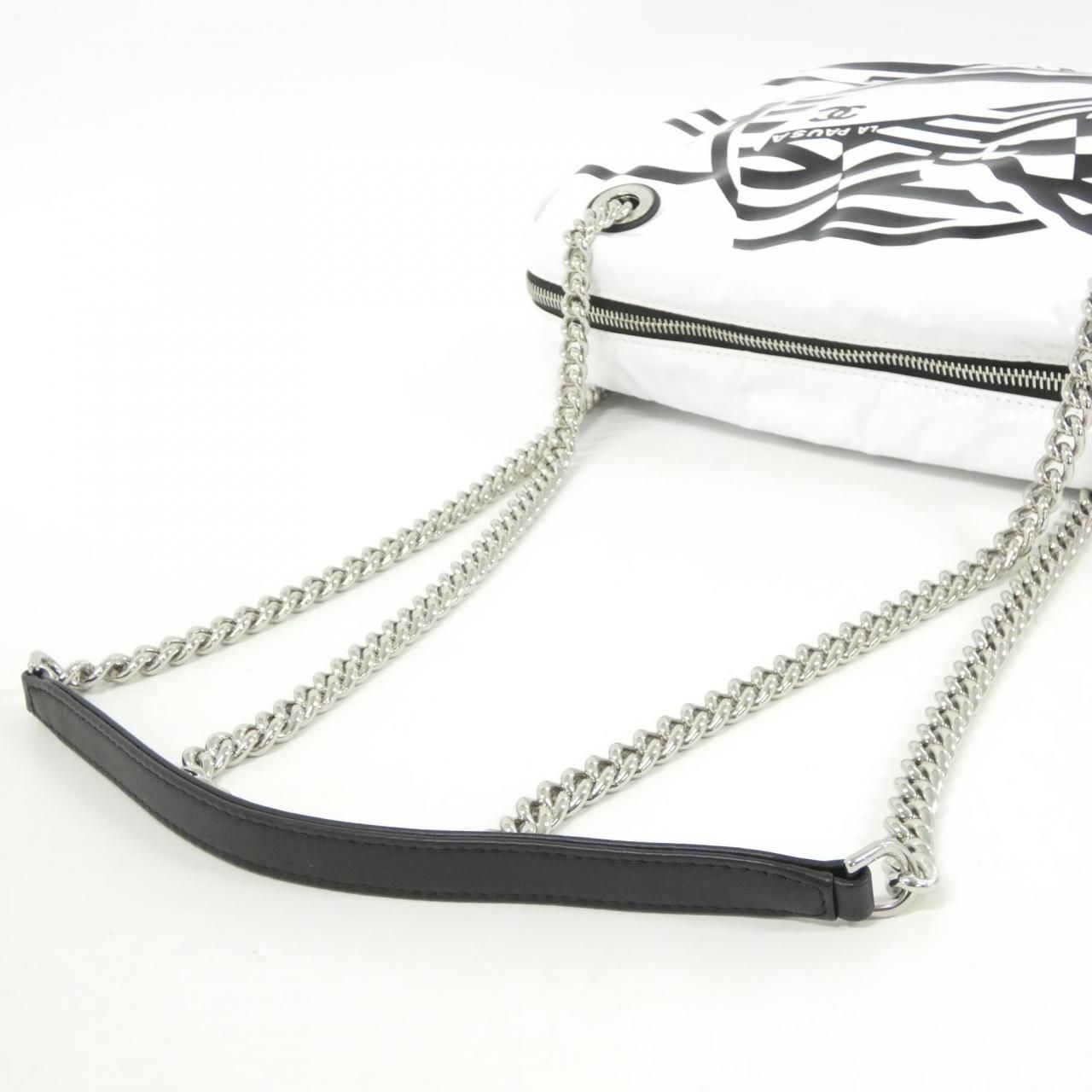 Chanel Shoulder Bag White — view 9