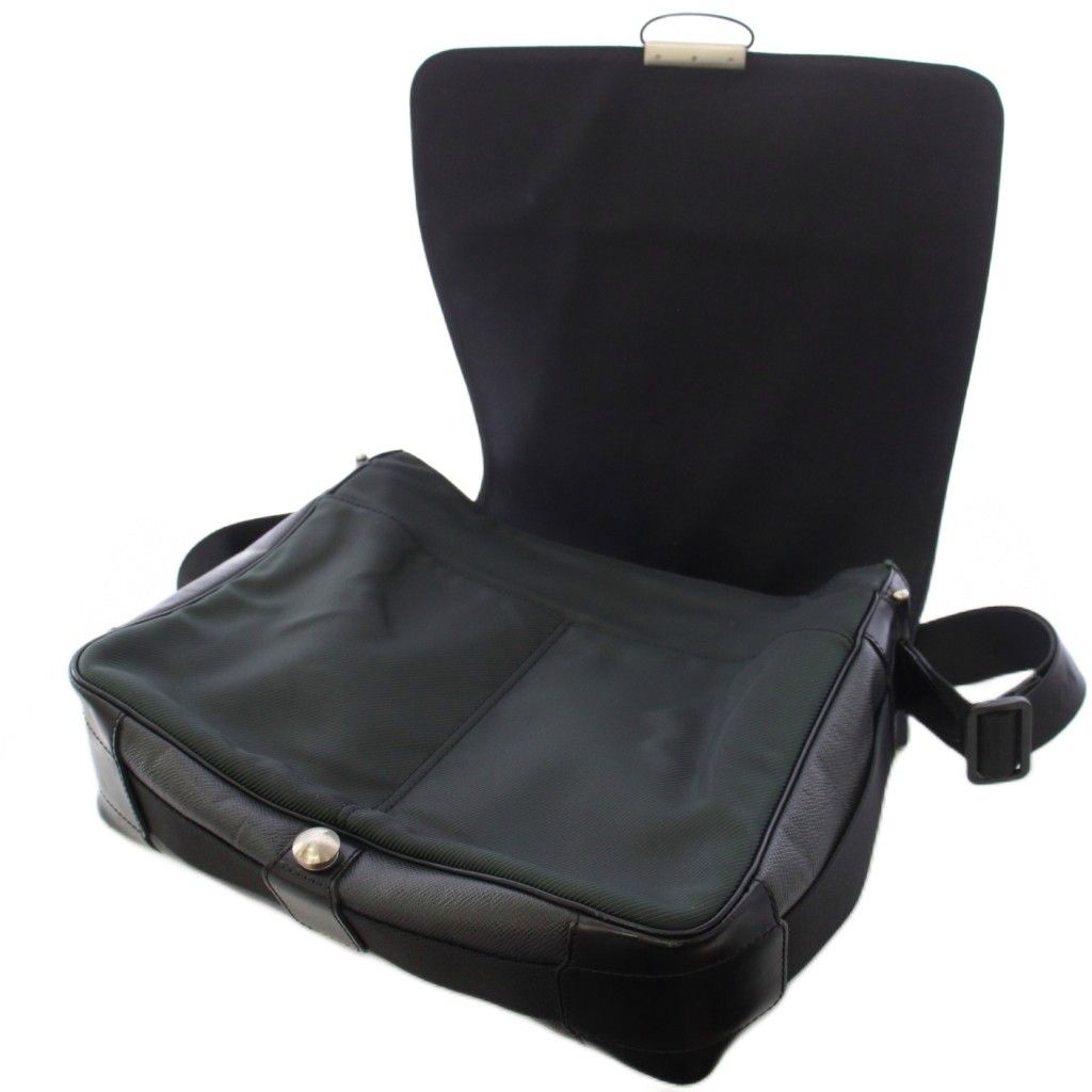 Louis Vuitton Taiga Victor Shoulder Bag Messenger Black TK — view 6