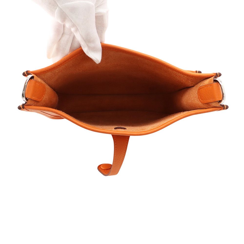 Hermes Shoulder Bag Evelyne 3 23 Orange Silver Taurillon Clemence — view 4