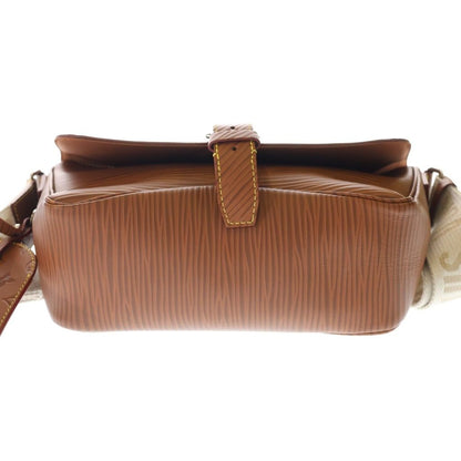 Louis Vuitton Epi XL Montsouris Messenger Bag Brown Leather Silver — view 4