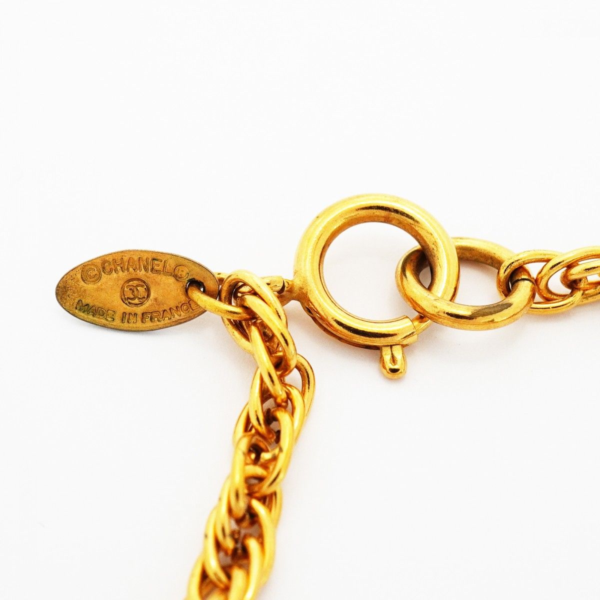 Chanel Necklace Vintage CC Logo Round — view 4