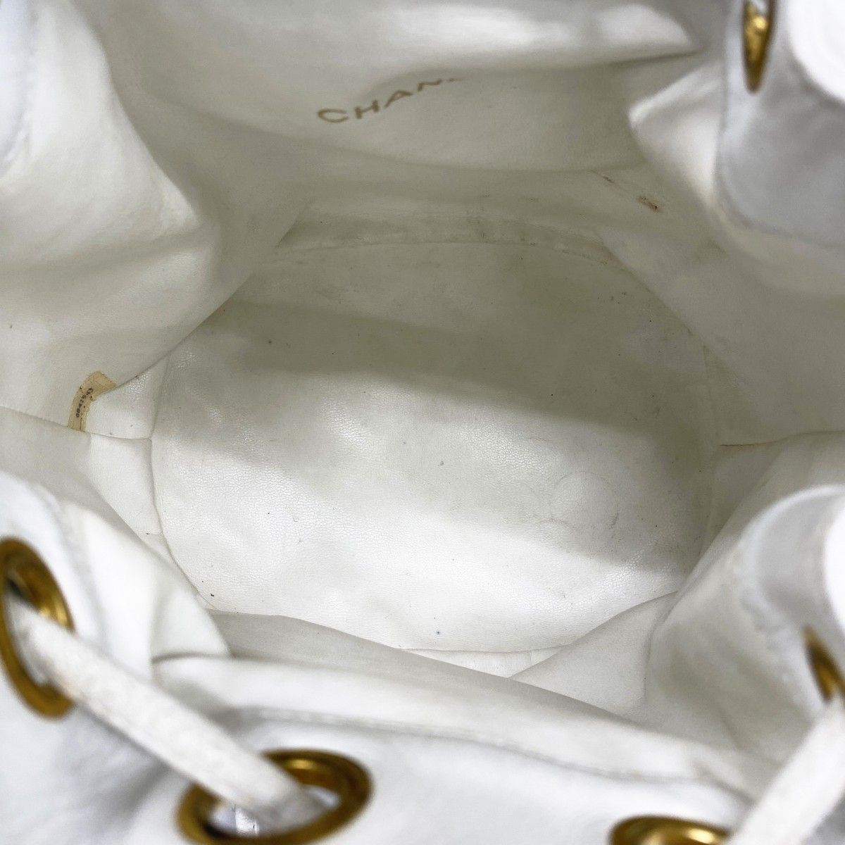 Chanel Shoulder Bag Bicolor Leather White Gold — view 4