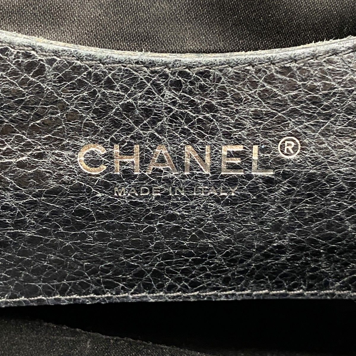 Chanel Tote on the Road Leather Black Silver — view 5