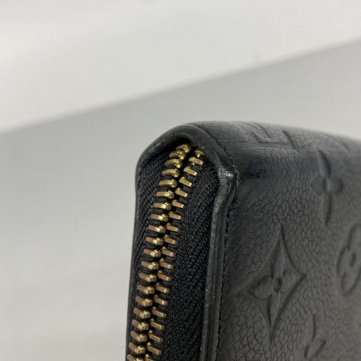 Louis Vuitton Wallet Monogram Empreinte Zippy Noir — view 7