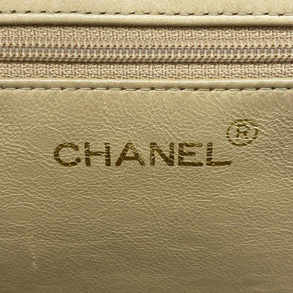Chanel Chain Tote Lambskin Beige Gold — view 5