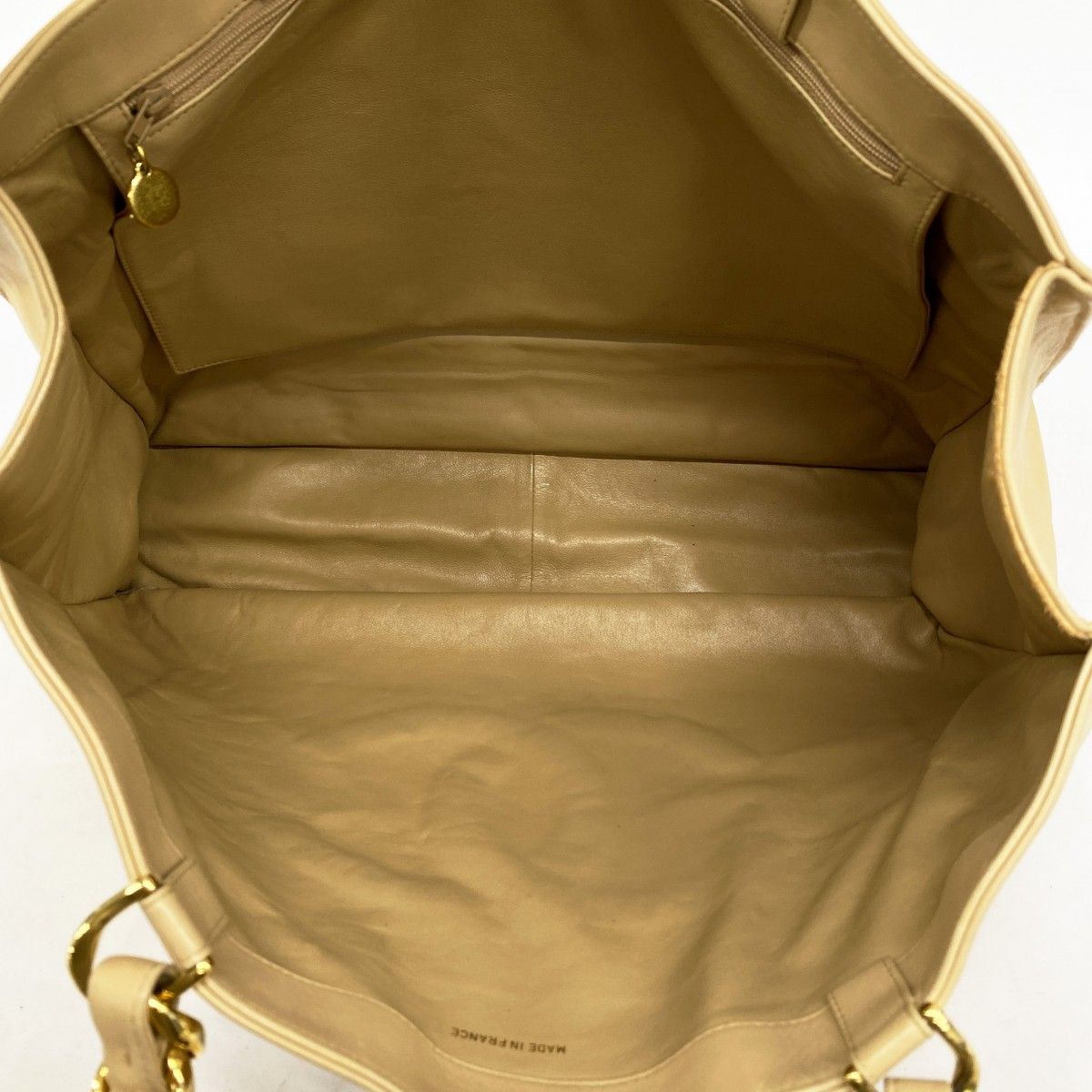 Chanel Chain Tote Lambskin Beige Gold — view 4