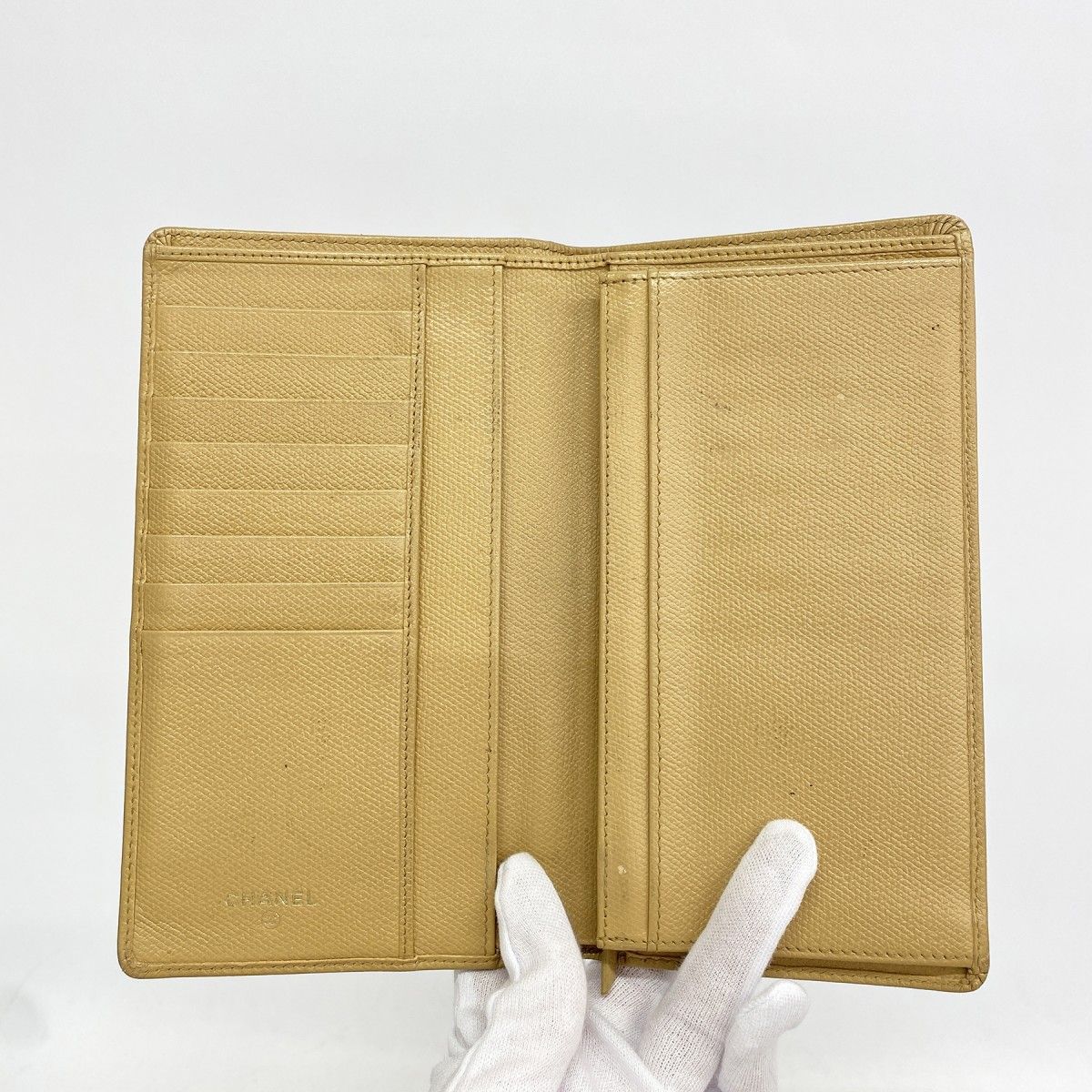 Chanel Wallet Coco Button Leather Beige Gold — view 3