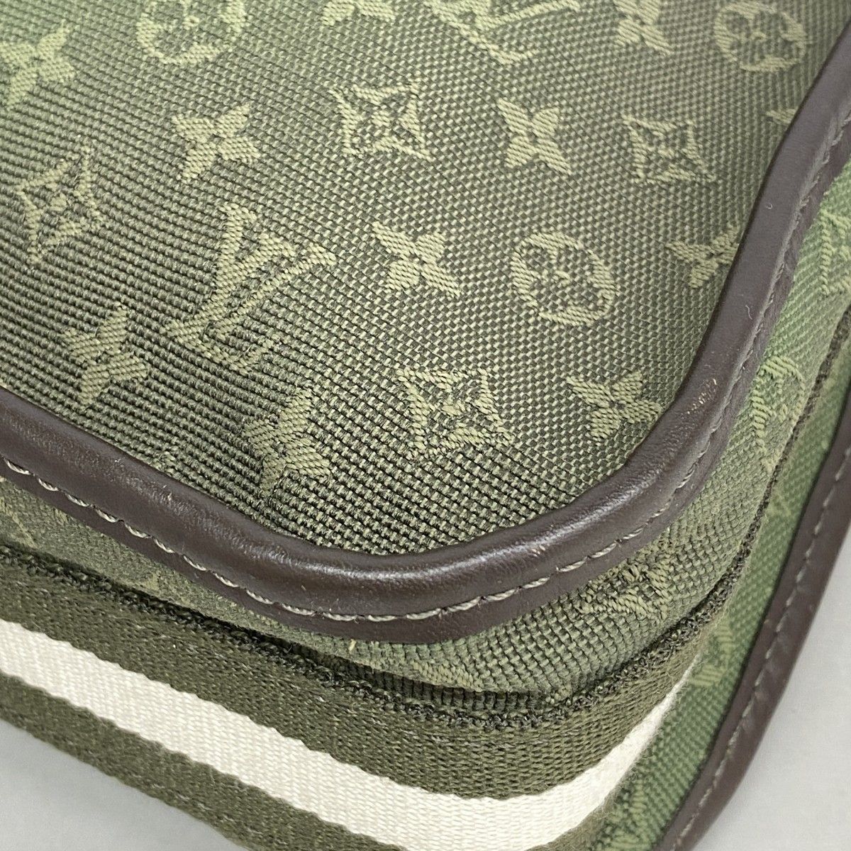 Louis Vuitton Shoulder Bag Monogram Mini Besace Marie Kate Khaki — view 7