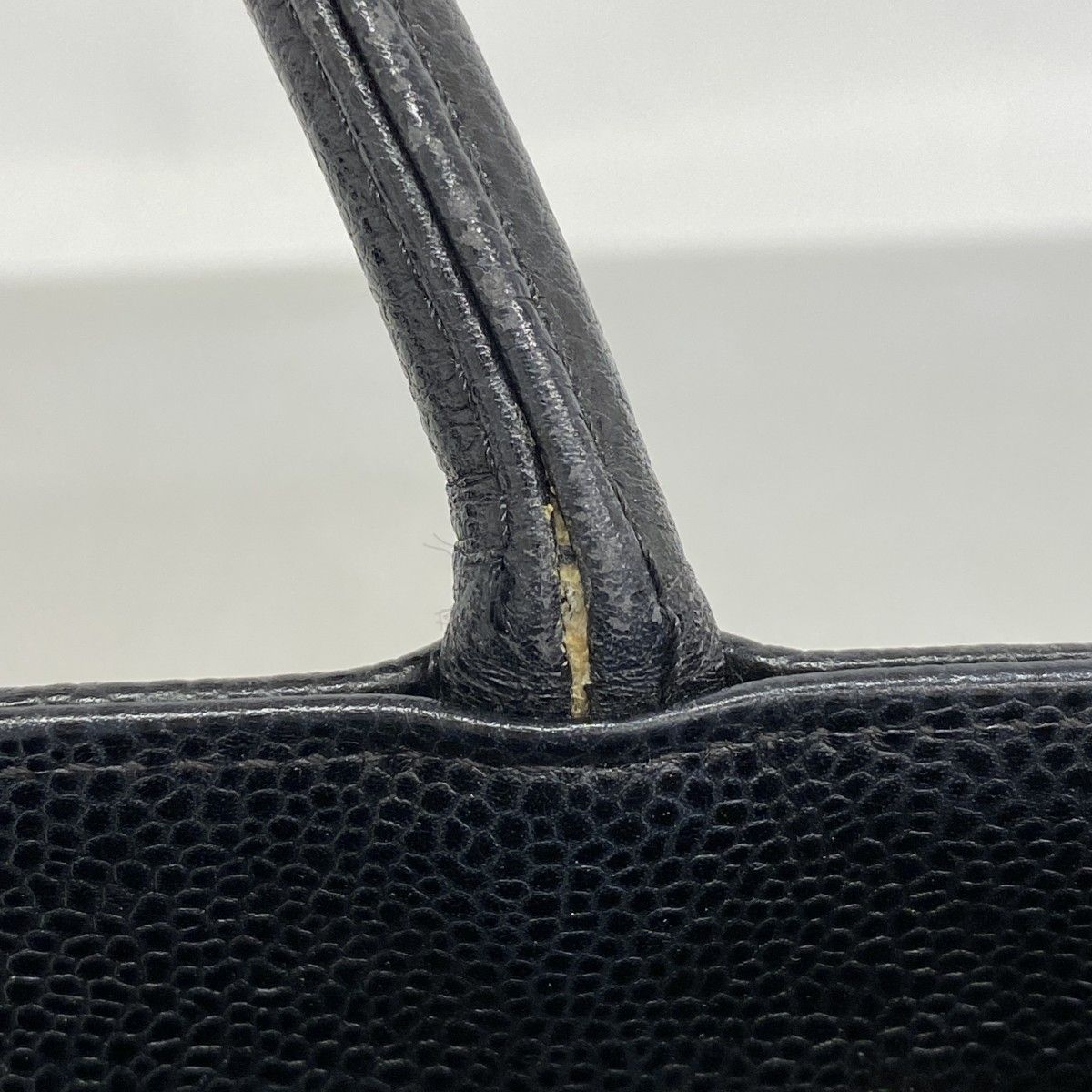 Chanel Tote Medallion Caviar Leather Black Gold — view 7