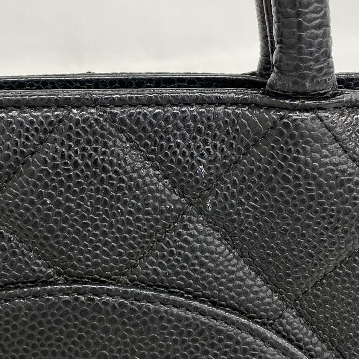 Chanel Tote Medallion Caviar Leather Black Gold — view 8