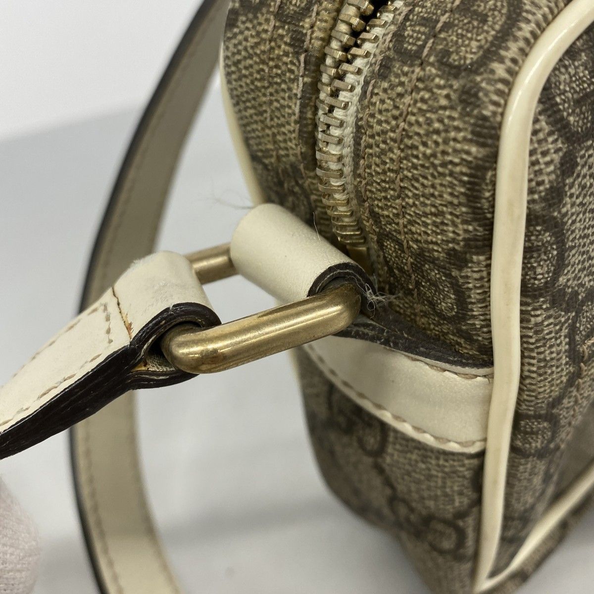 Gucci Shoulder Bag GG Supreme Beige Brown White Chien Pants Gold — view 8