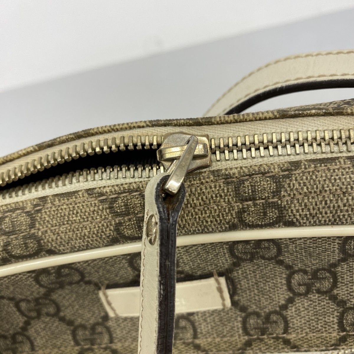Gucci Shoulder Bag GG Supreme Beige Brown White Chien Pants Gold — view 7