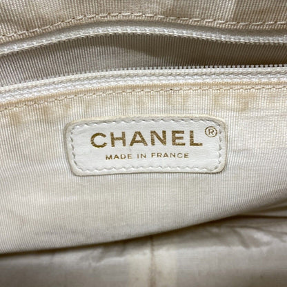 Chanel Shoulder Bag Quilted Caviar Leather White Gold — view 5