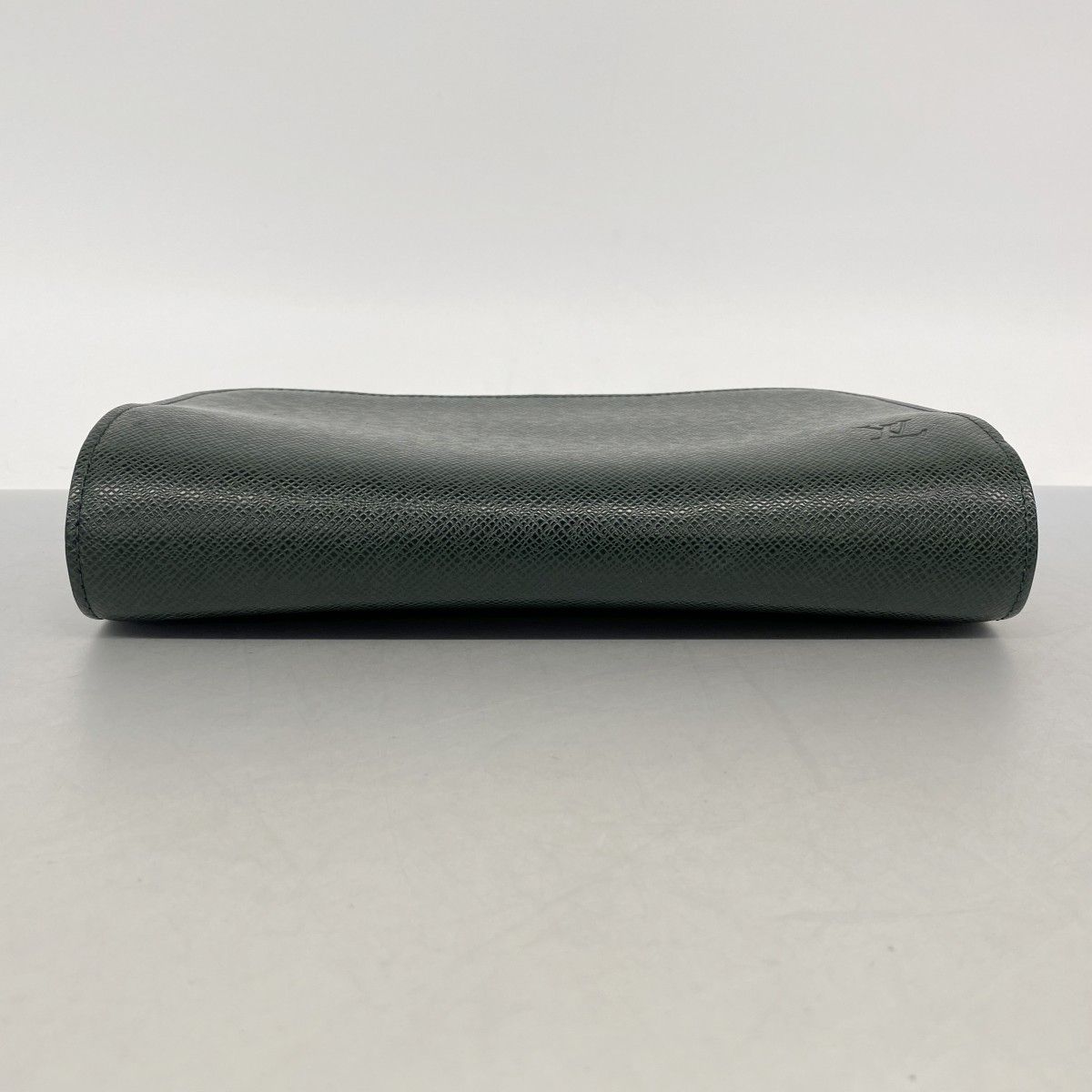 Louis Vuitton Clutch Taiga Baikal Epi Sea — view 3