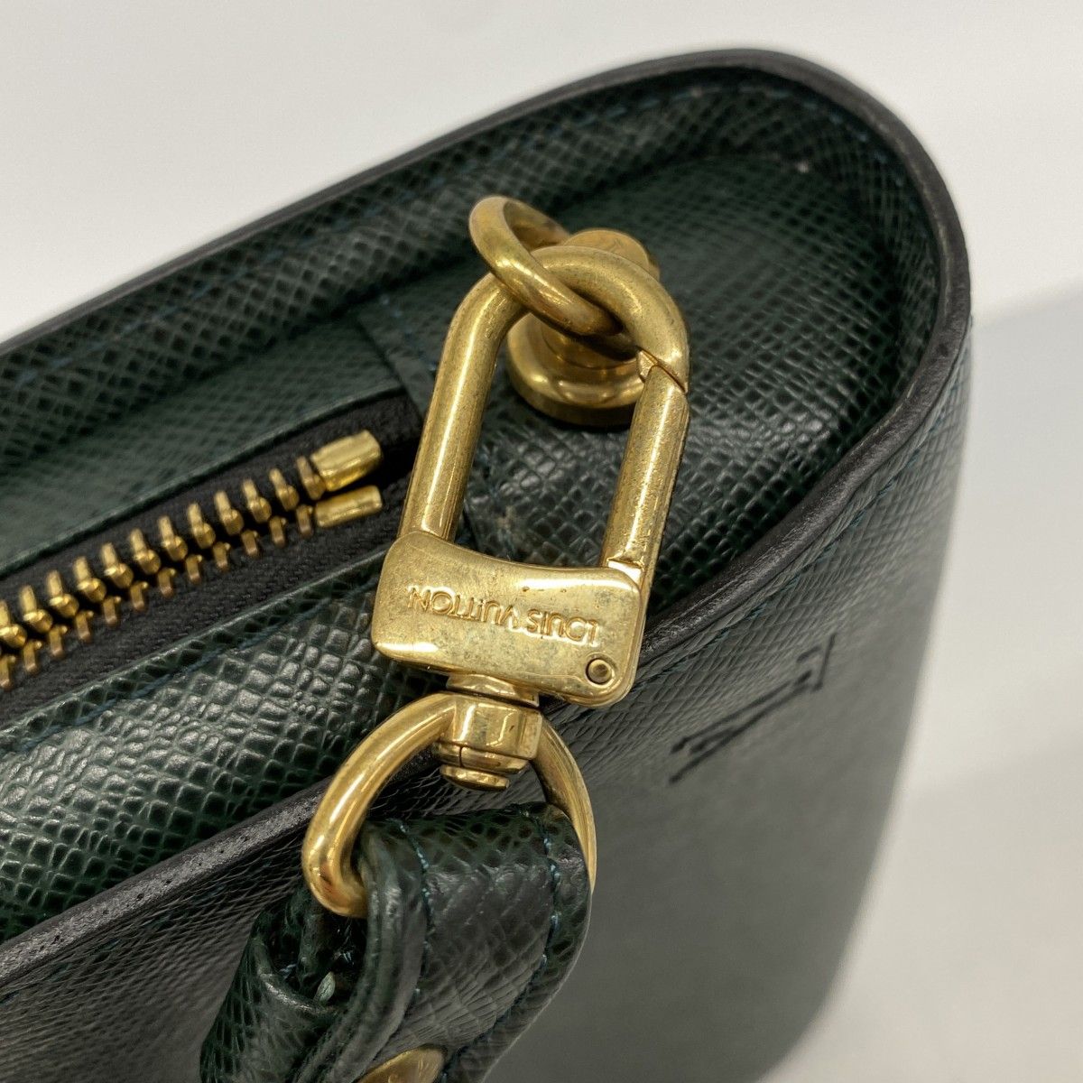 Louis Vuitton Clutch Taiga Baikal Epi Sea — view 7