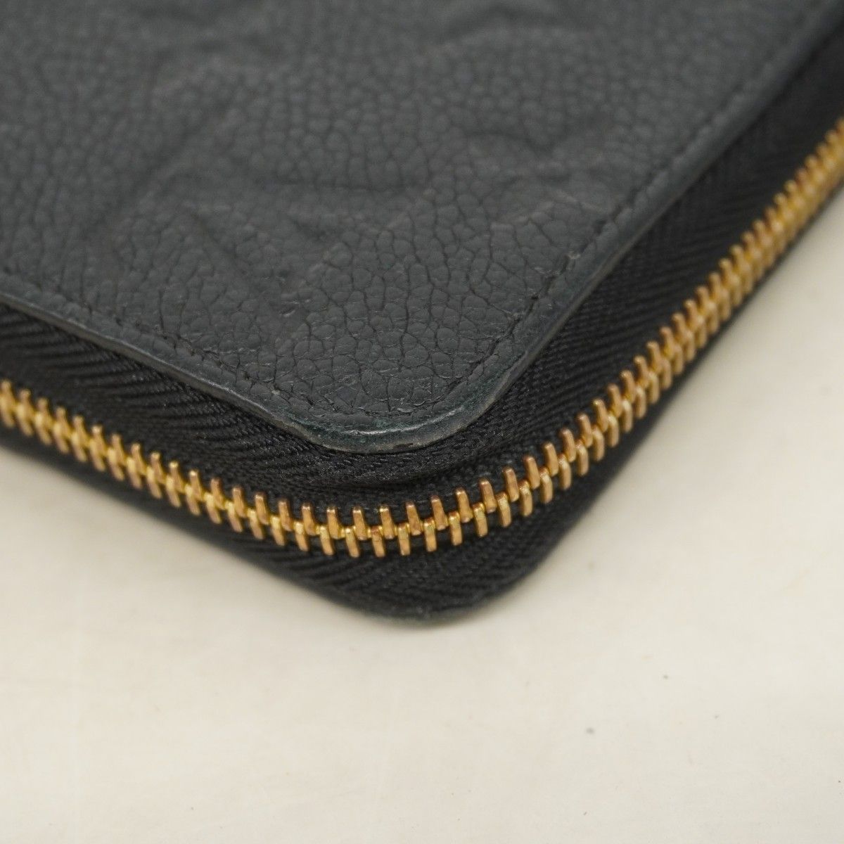 Louis Vuitton Wallet Monogram Empreinte Zippy Noir — view 6