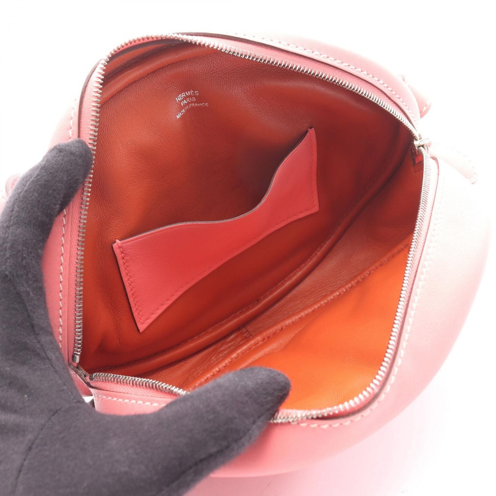 Hermes Waist Bag in the Loop Verso Roseete Terre Batue Leather Calf in the Belt — view 3