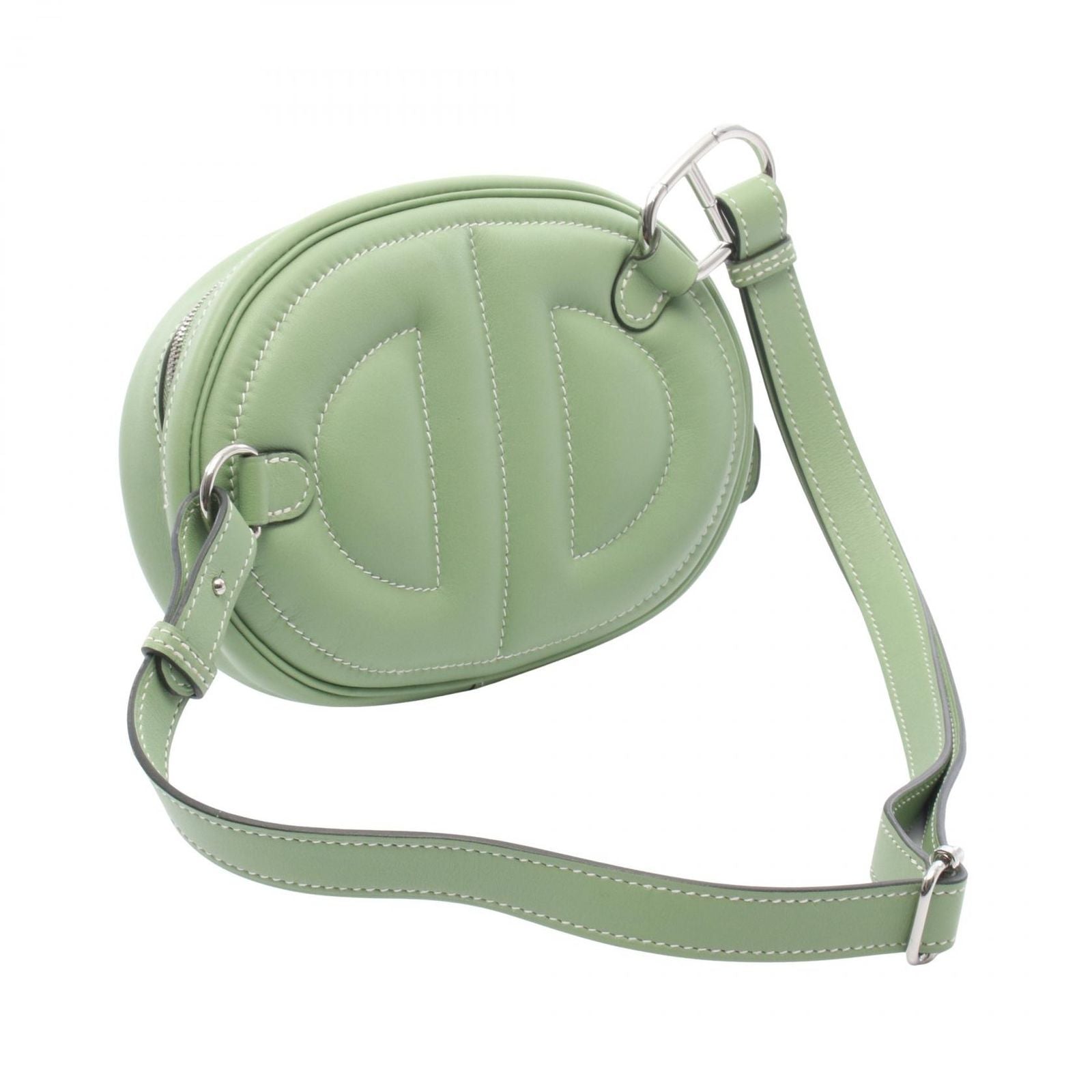 Hermes Waist Bag in the Loop Verso Vert Cricket Bamboo Leather Calf in the Belt — view 2