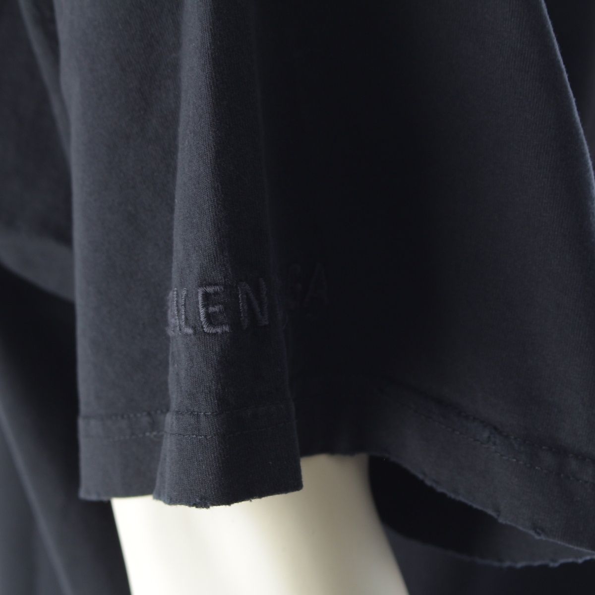 Balenciaga Kim Shrunk Kim Kada Chien Oversize Crew Neck Top Vintage Wash Black — view 6