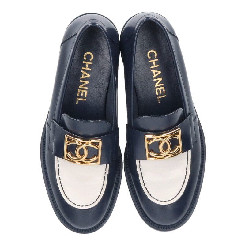 Chanel CC Logo Leather Loafers Shoes — view 4