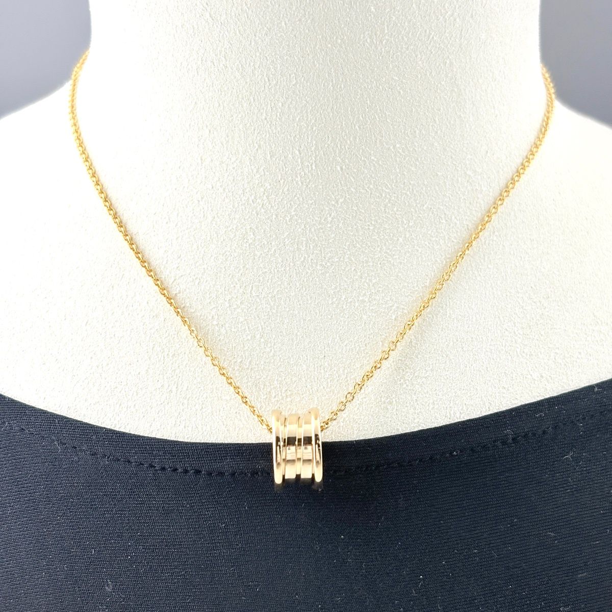 Bvlgari Bule Necklace YG Yellow Gold Pendant — view 2