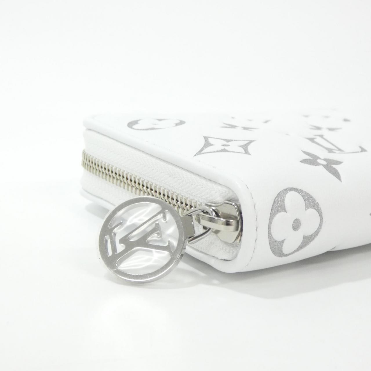 Louis Vuitton Monogram Wallet — view 3