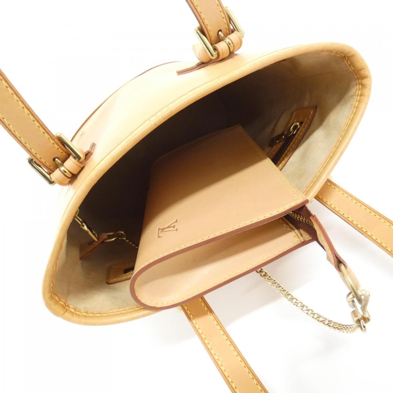Louis Vuitton Marais Shoulder Bag — view 9