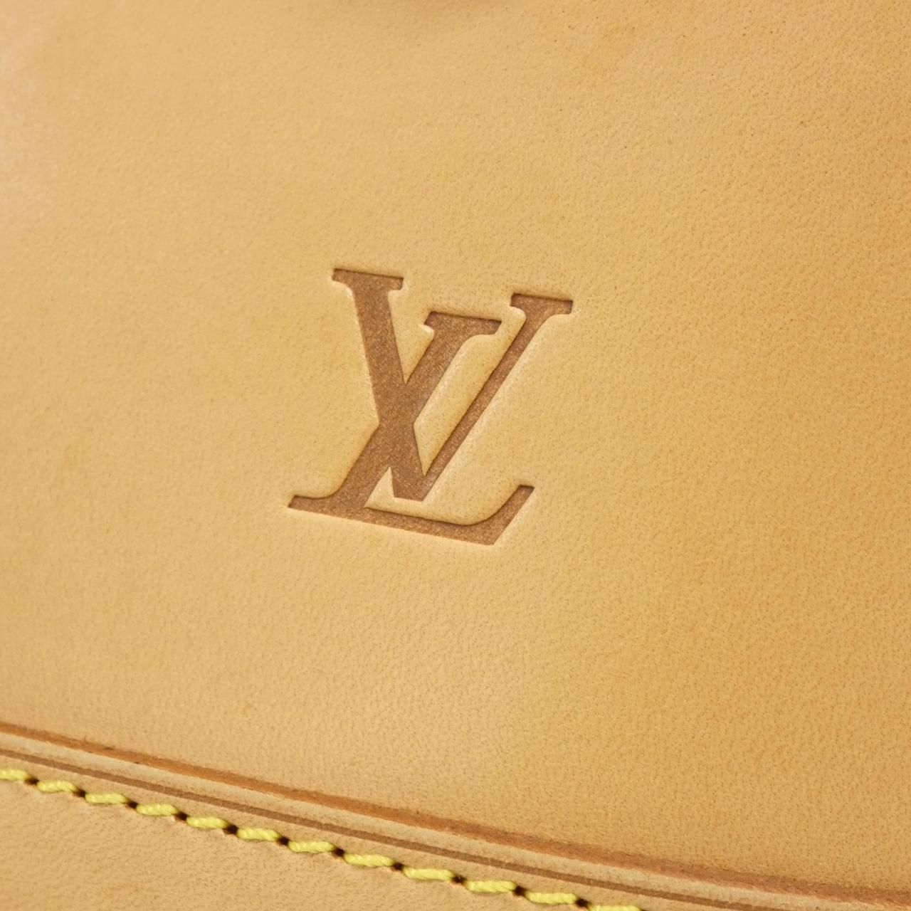Louis Vuitton Marais Shoulder Bag — view 4