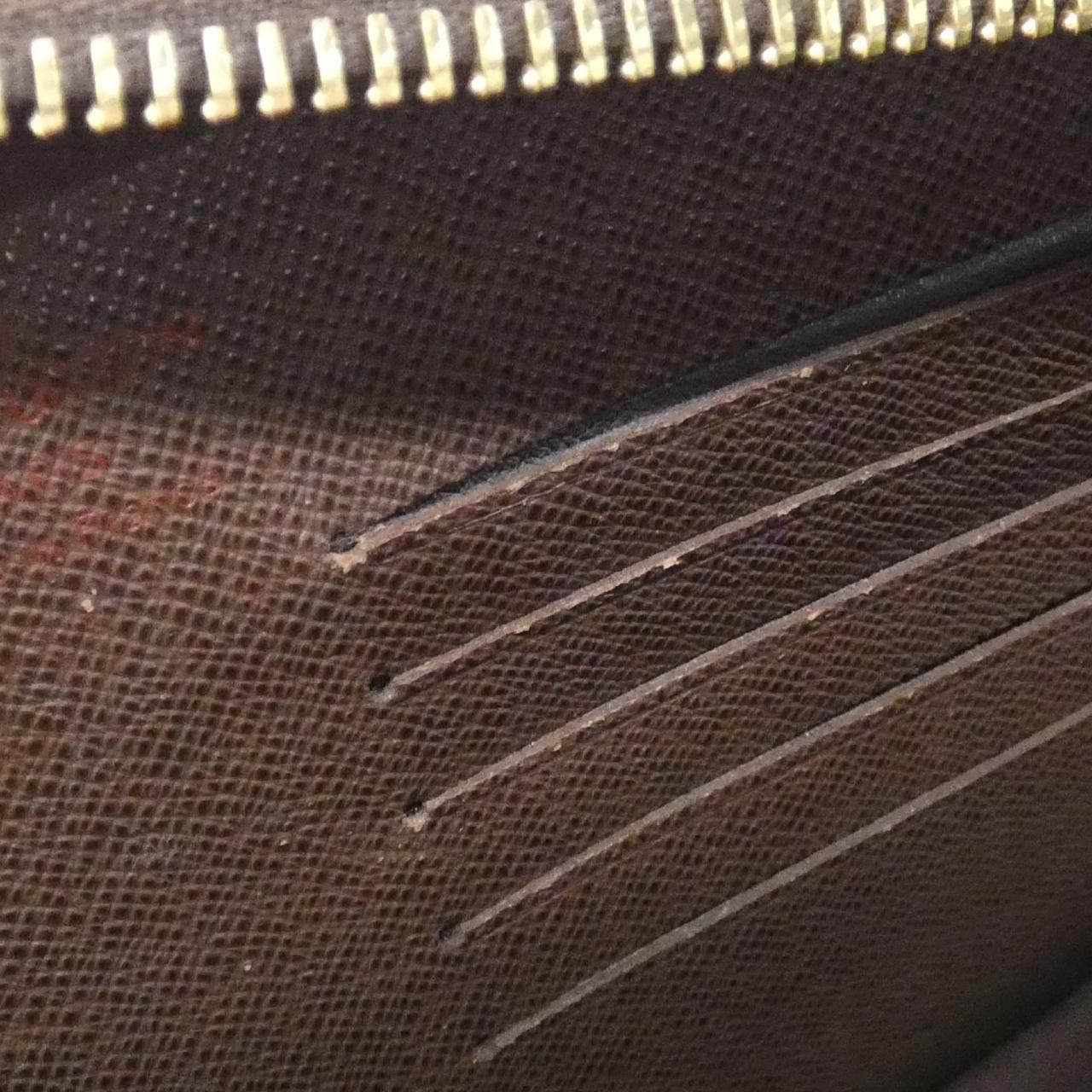 Louis Vuitton Damier Pochette Shoulder Bag — view 6