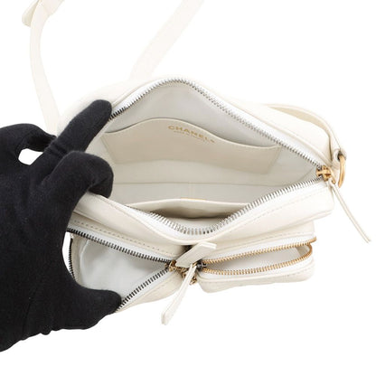 Chanel Shoulder Bag Small CC Logo Quilted Lambskin White — view 5