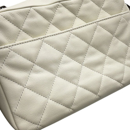 Chanel Shoulder Bag Small CC Logo Quilted Lambskin White — view 6