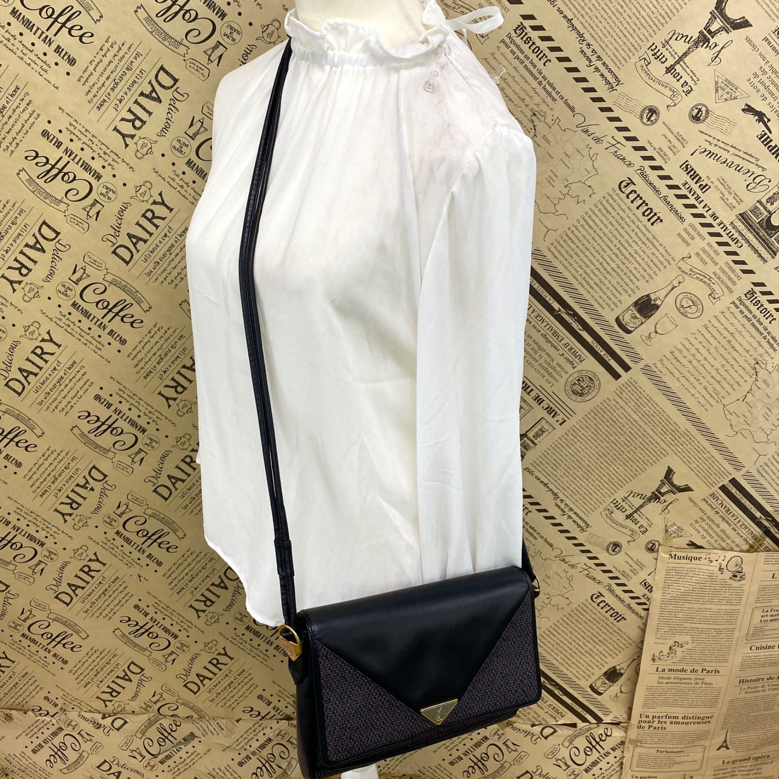 Saint Laurent Sanro Shoulder Bag Pochette YSL — view 3