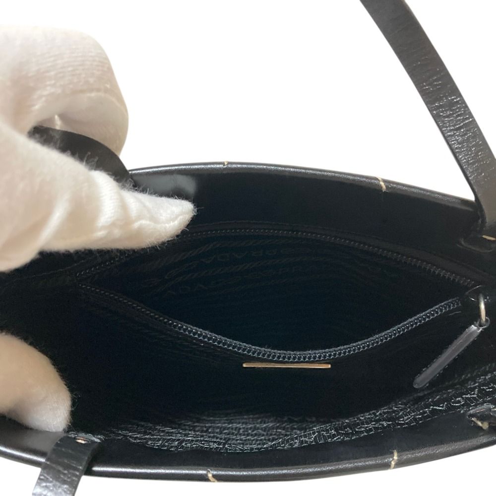 Prada Tola lelogo Plate Leather Handbag Black LadySecond — view 9