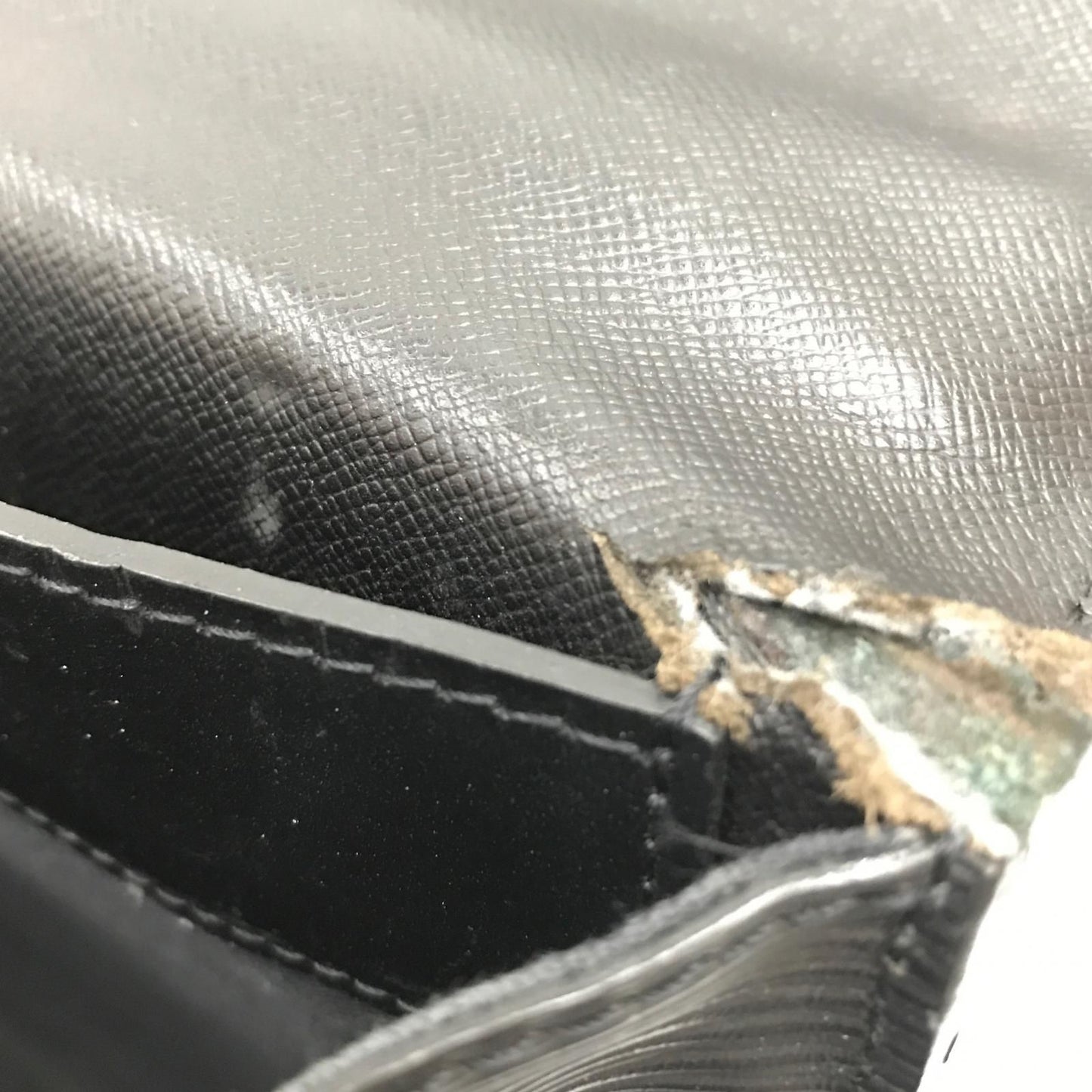 Louis Vuitton Bag Epi — view 7