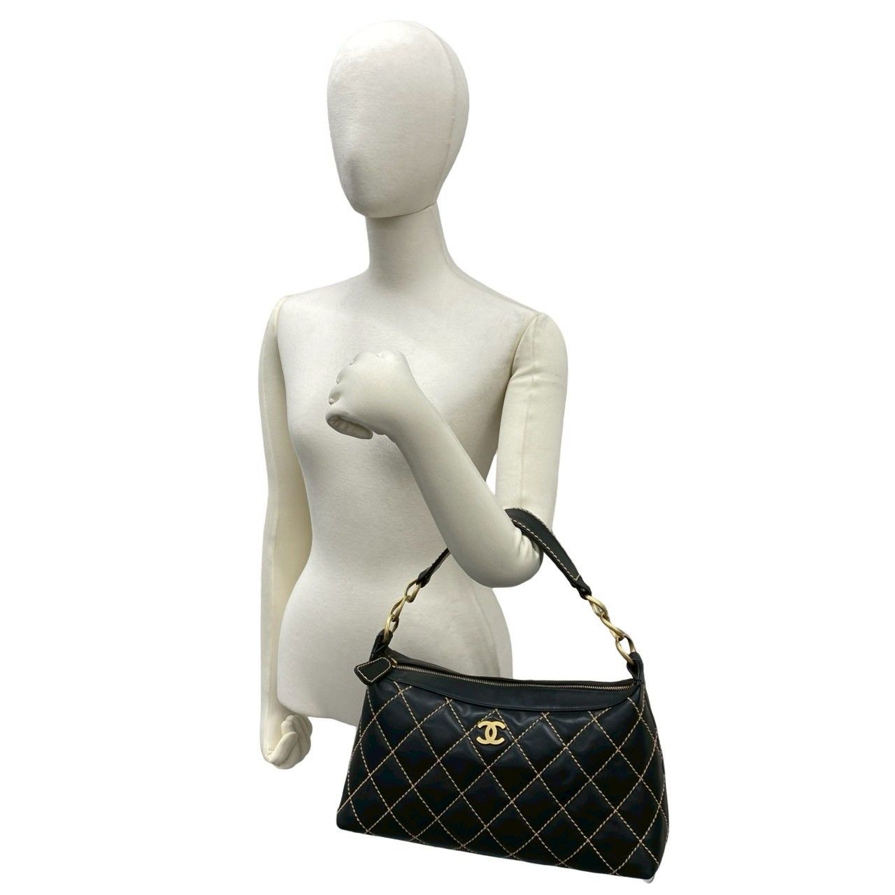 Chanel And Vintage Wild Stitch CC Logo Leather Handbag Black — view 2