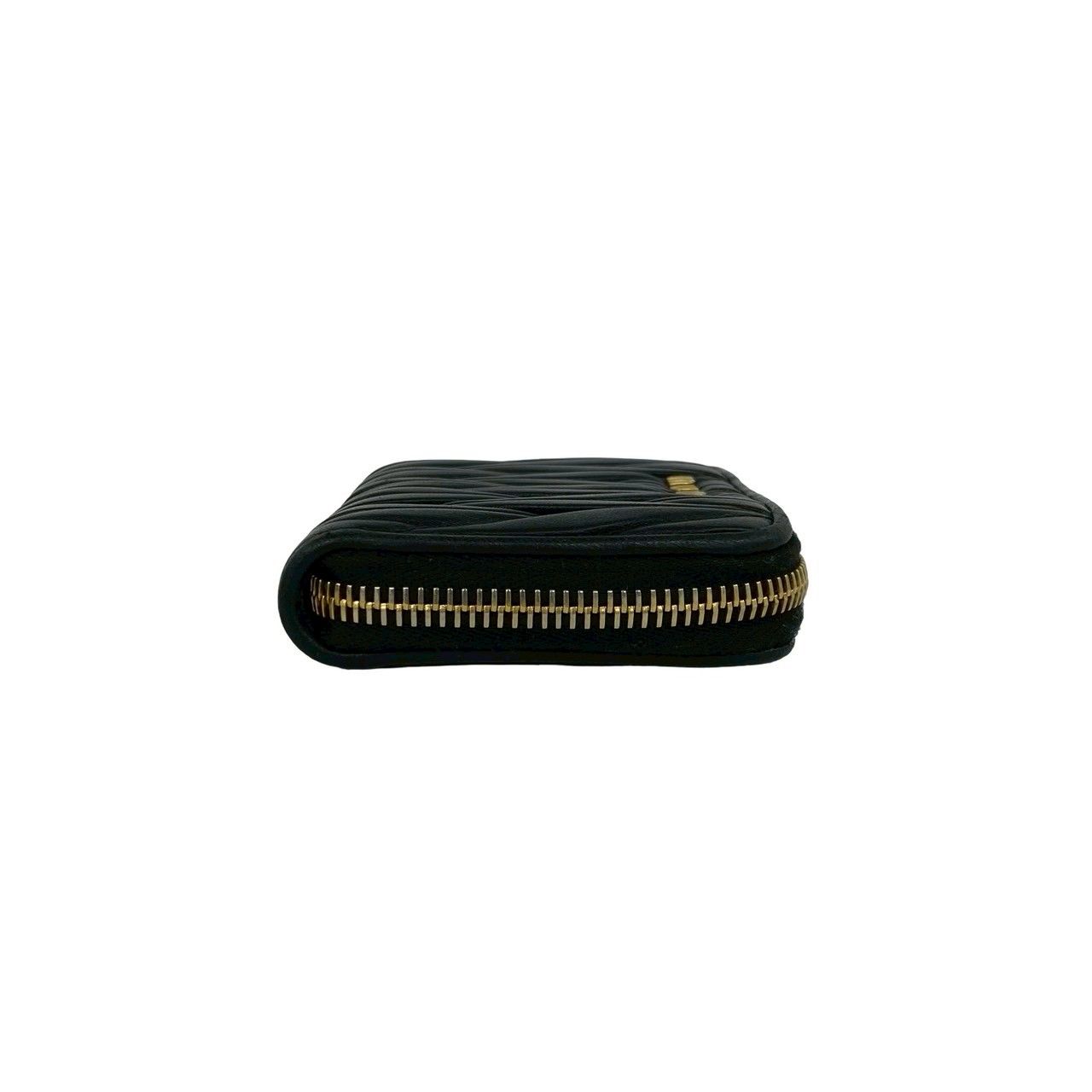 Miu Miu Logo Matelasse Leather Round Zip Coin Case Card Black — view 5
