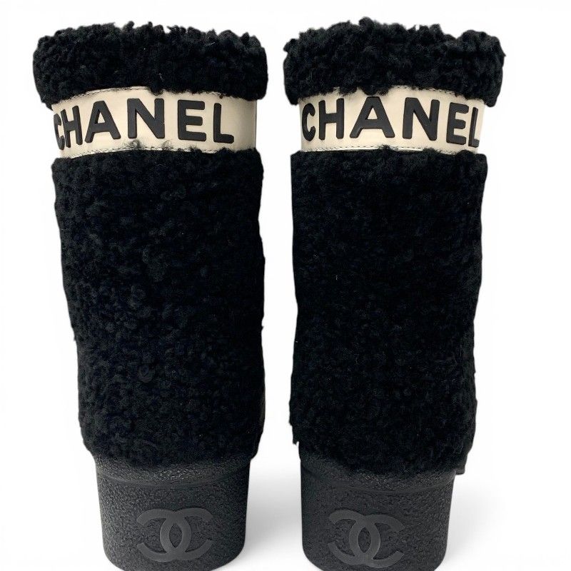 Chanel Boots Short Shoes Shearling Leather Black White CC Logo — view 9