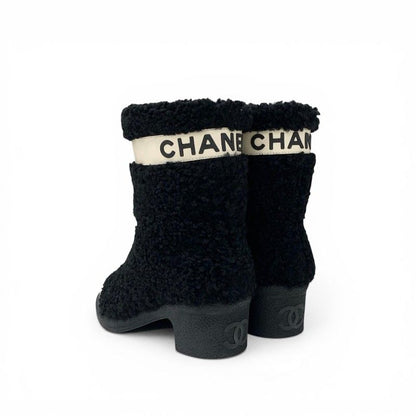 Chanel Boots Short Shoes Shearling Leather Black White CC Logo — view 4