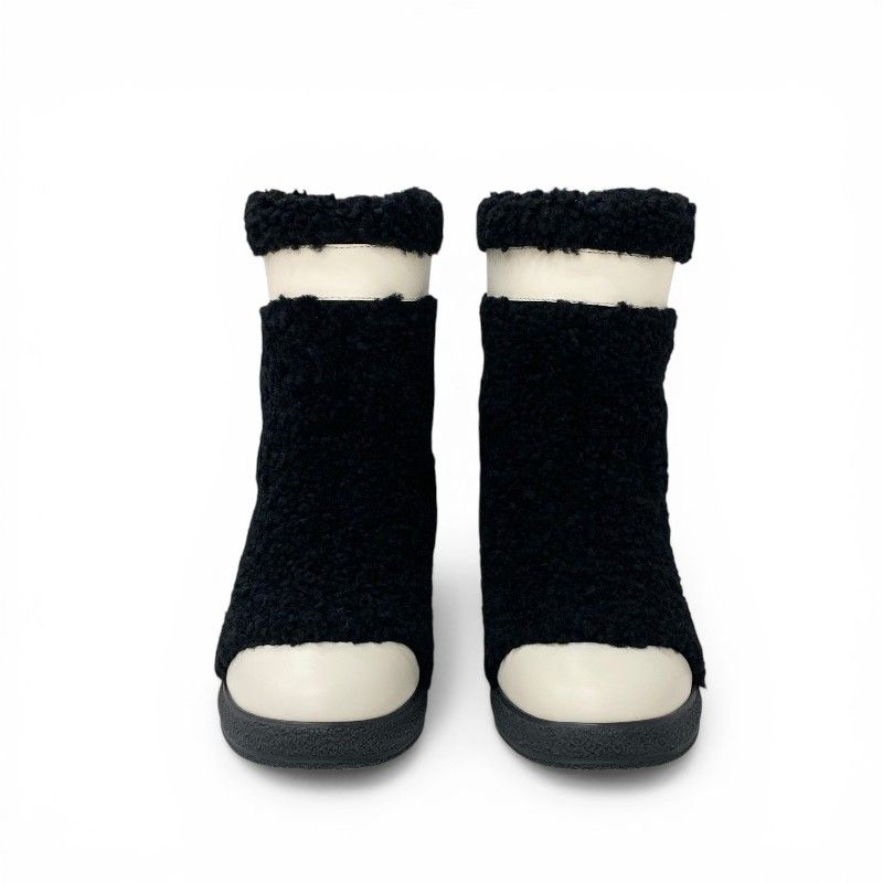 Chanel Boots Short Shoes Shearling Leather Black White CC Logo — view 2