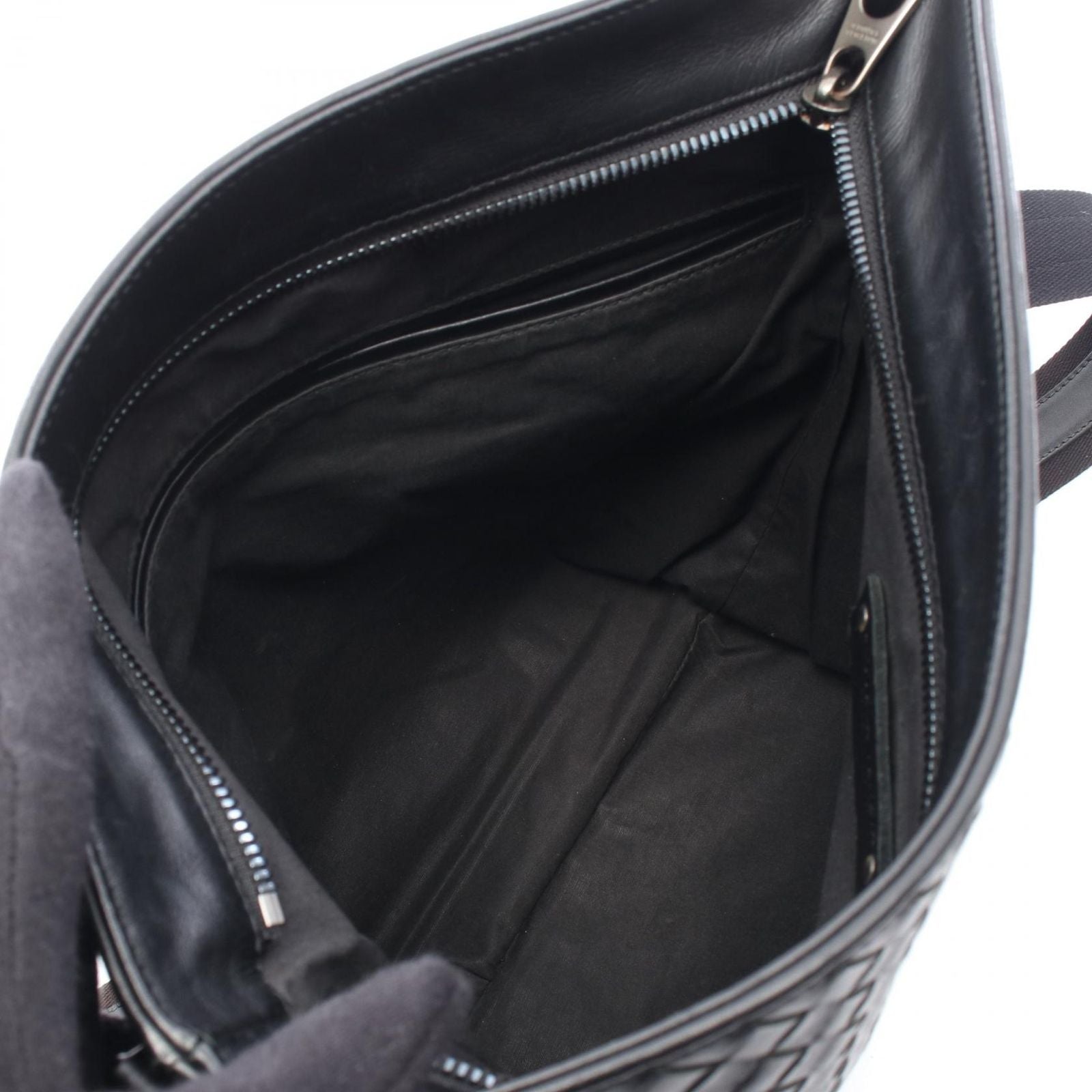 Bottega Veneta Shoulder Bag Black Leather — view 3