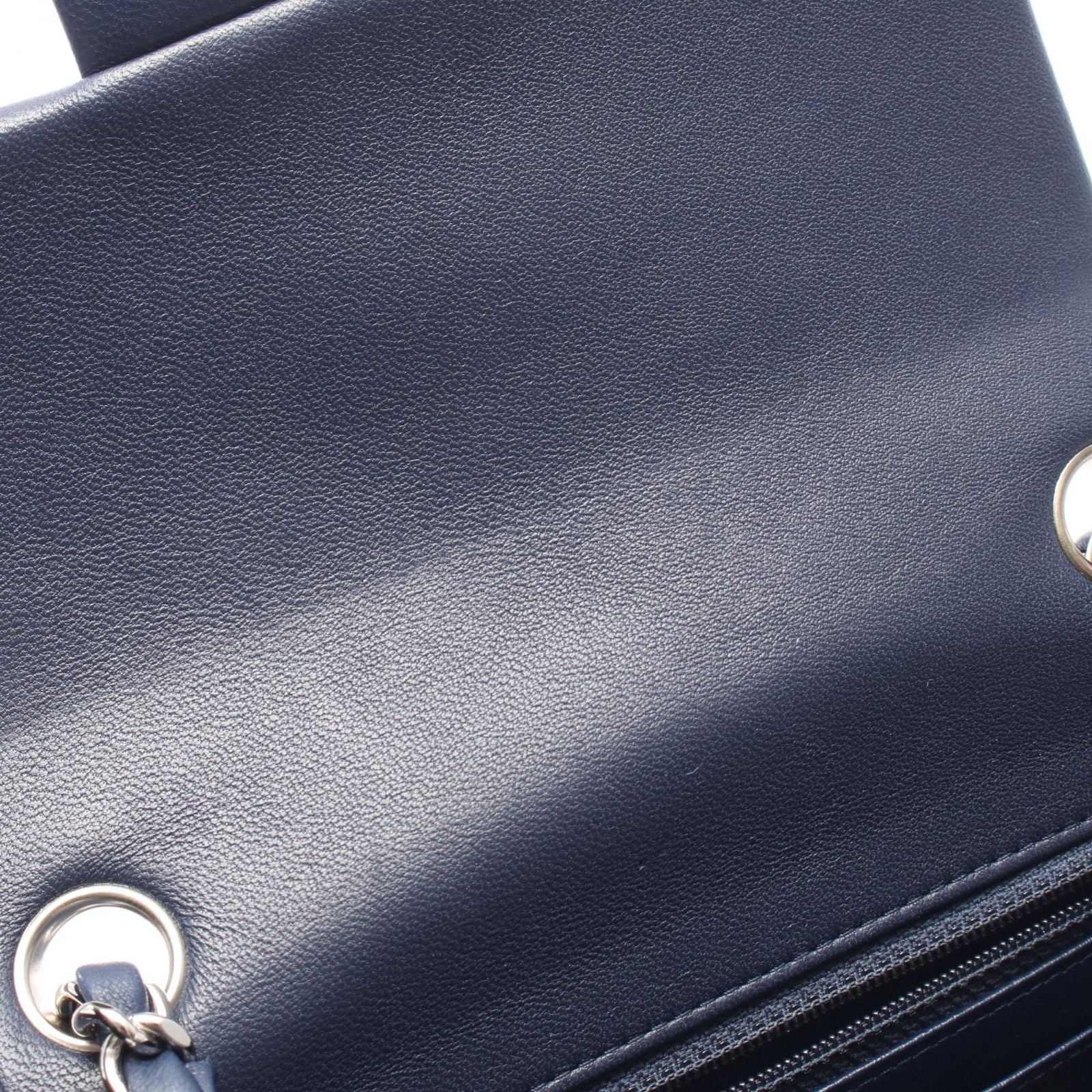 Chanel Shoulder Bag Minimatelasse Navy Lambskin — view 8