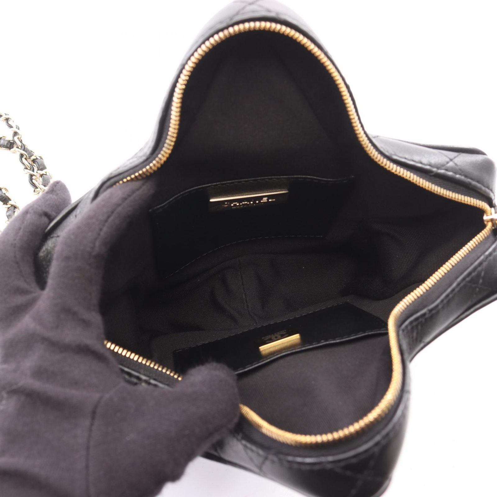 Chanel Shoulder Bag Quilted — view 3