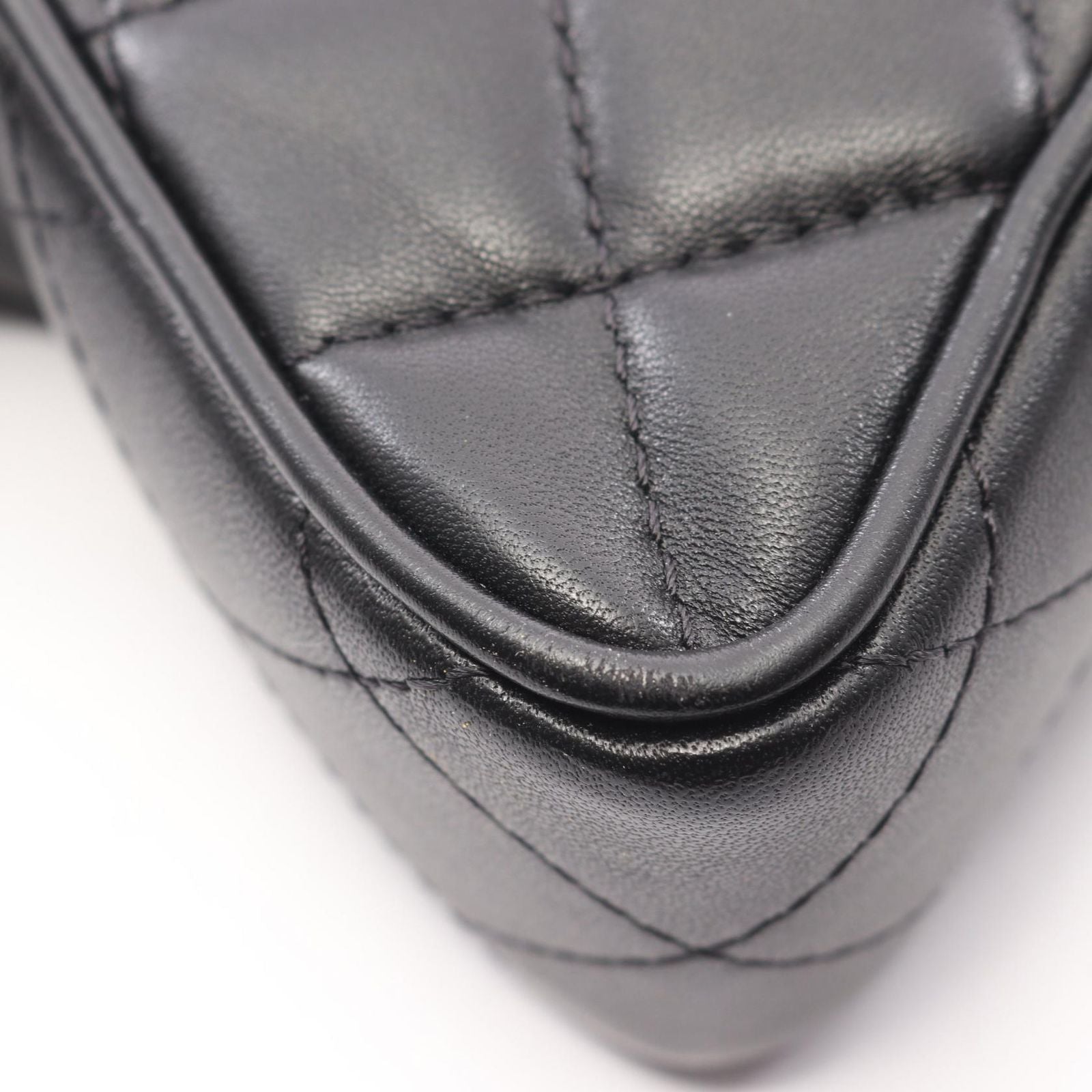 Chanel Shoulder Bag Quilted — view 6