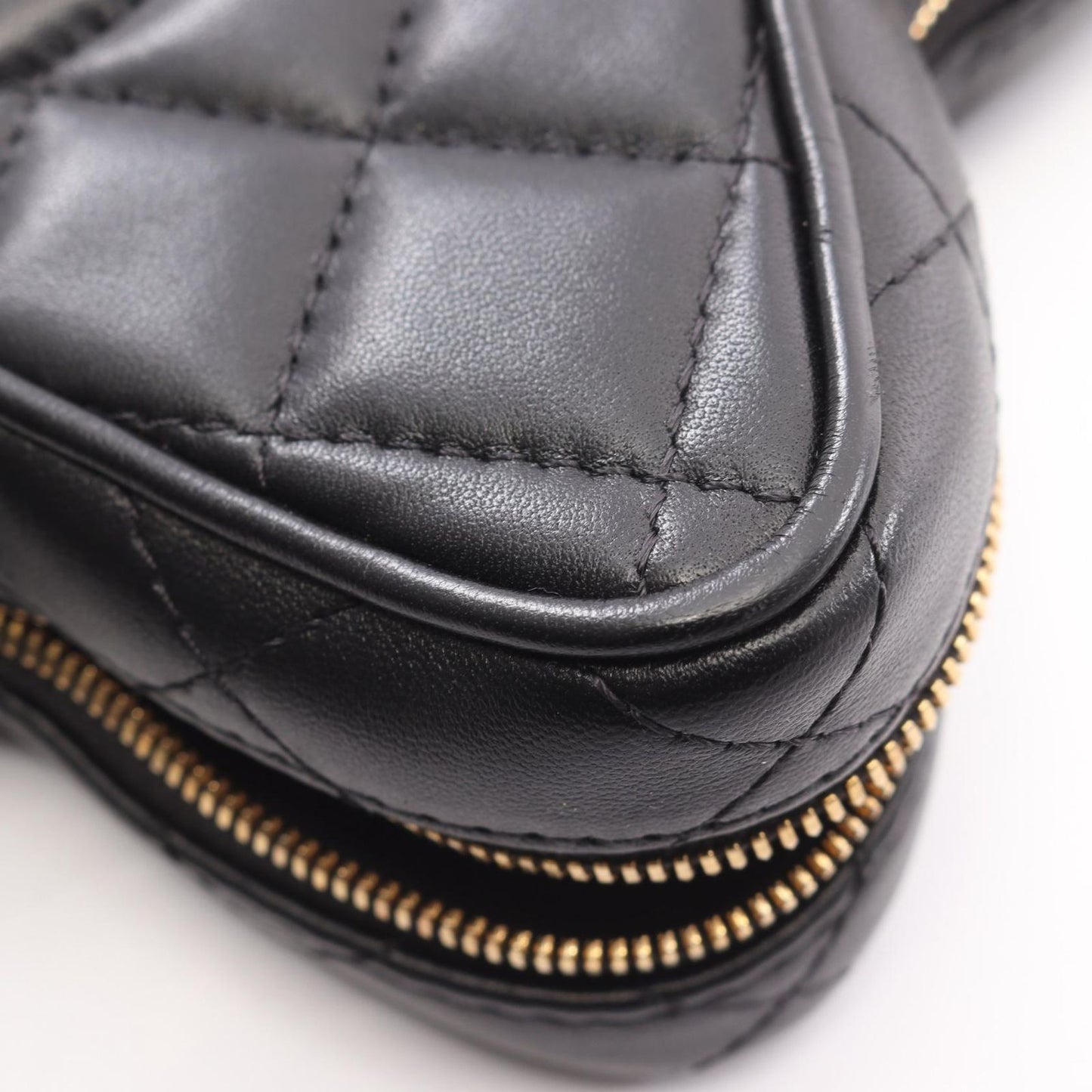 Chanel Shoulder Bag Quilted — view 8